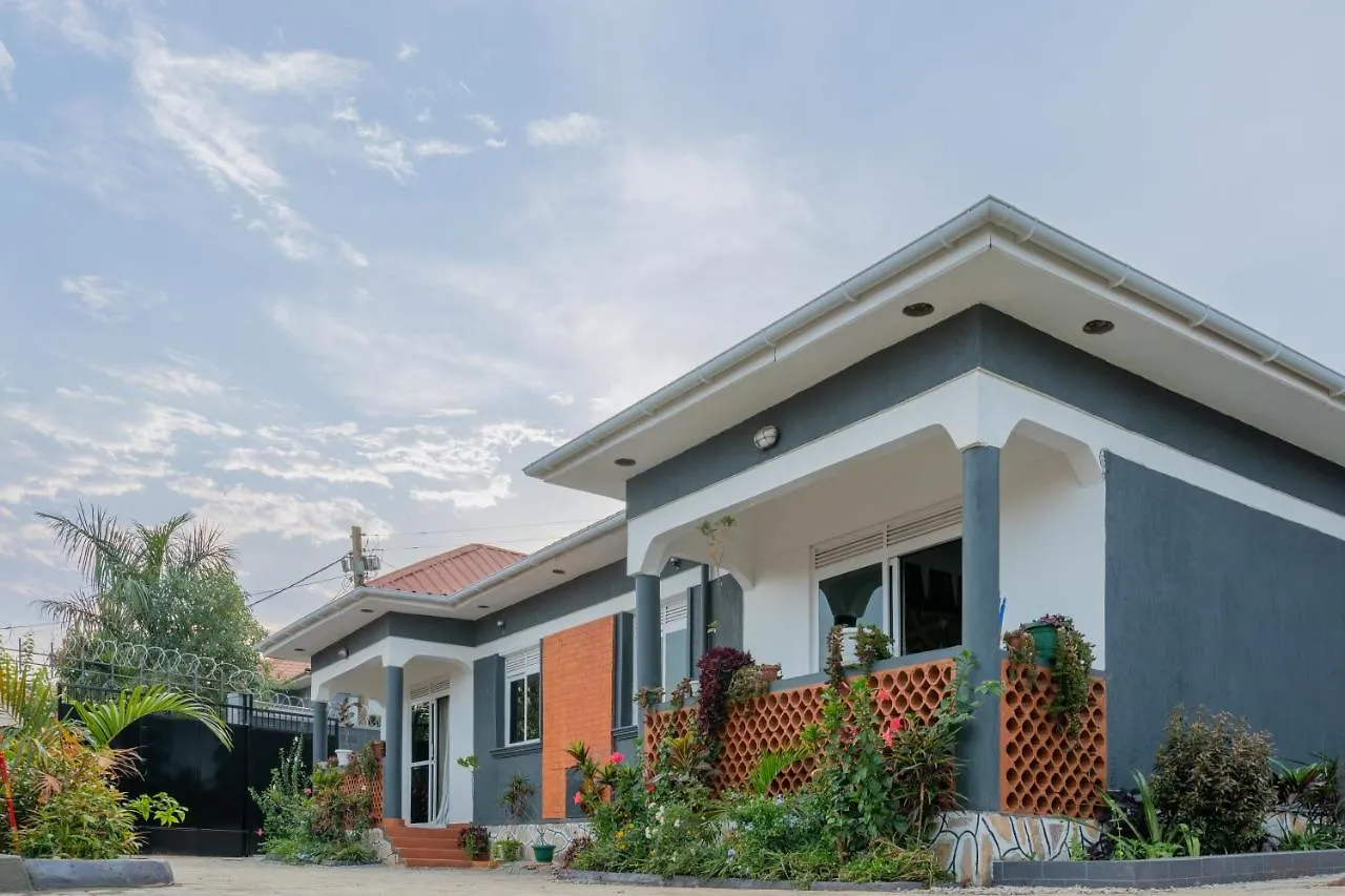 Oasis Villa Home カンパラ