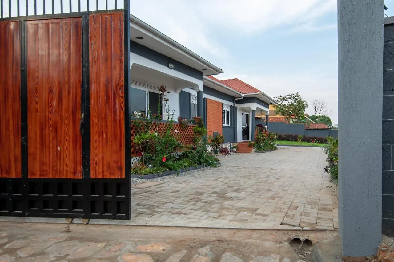Oasis Villa Home カンパラ